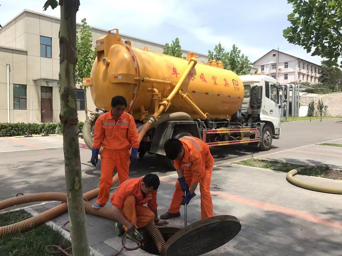 滦南化粪池清理与5-8吨吸粪车施工效率分析
